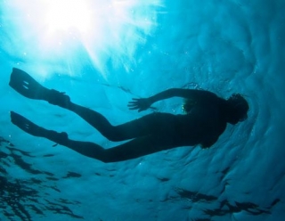 Buceo libre en el mar